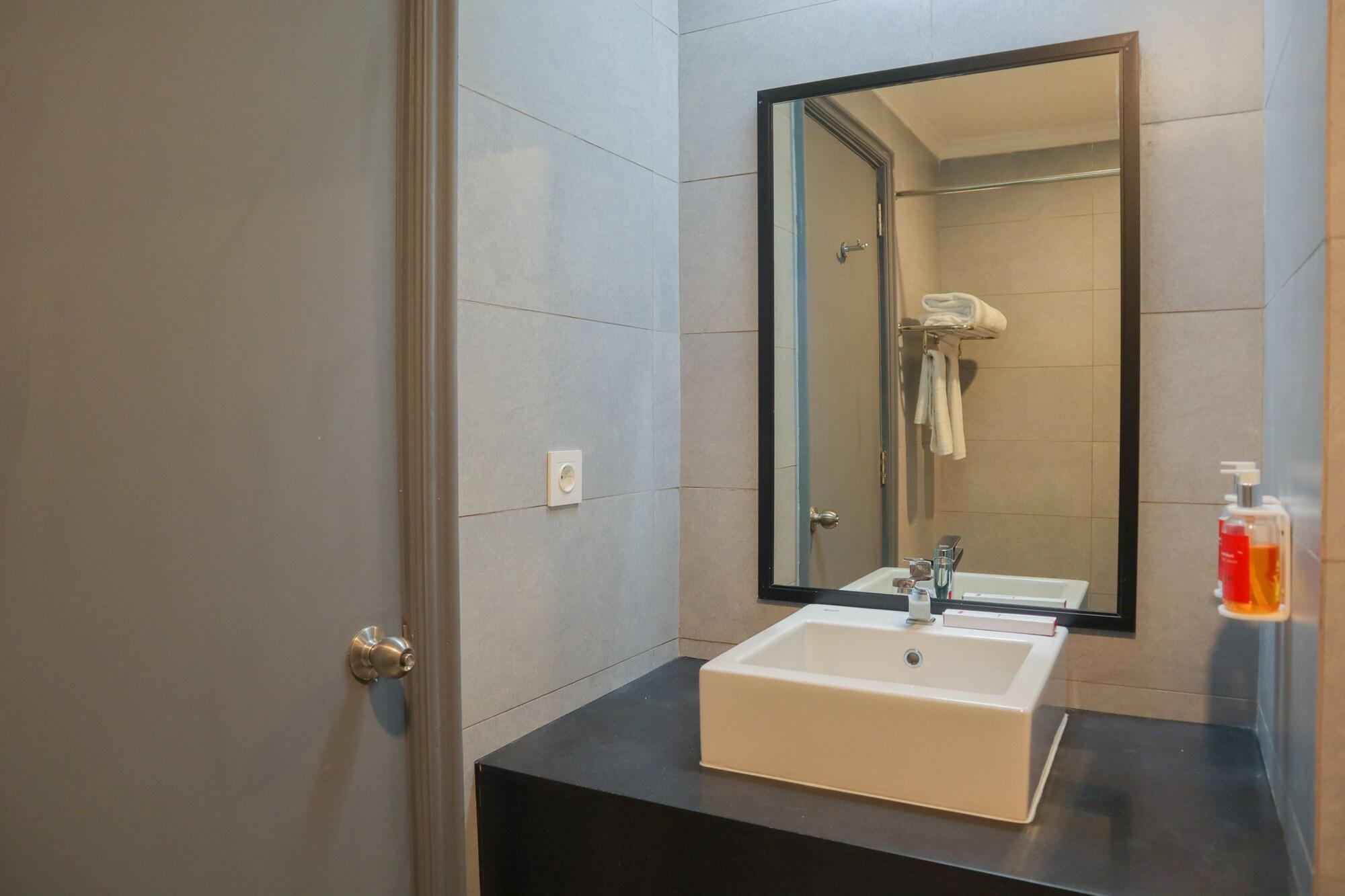 Super Oyo Townhouse 2 Hotel Gunung Sahari Jakarta Eksteriør billede