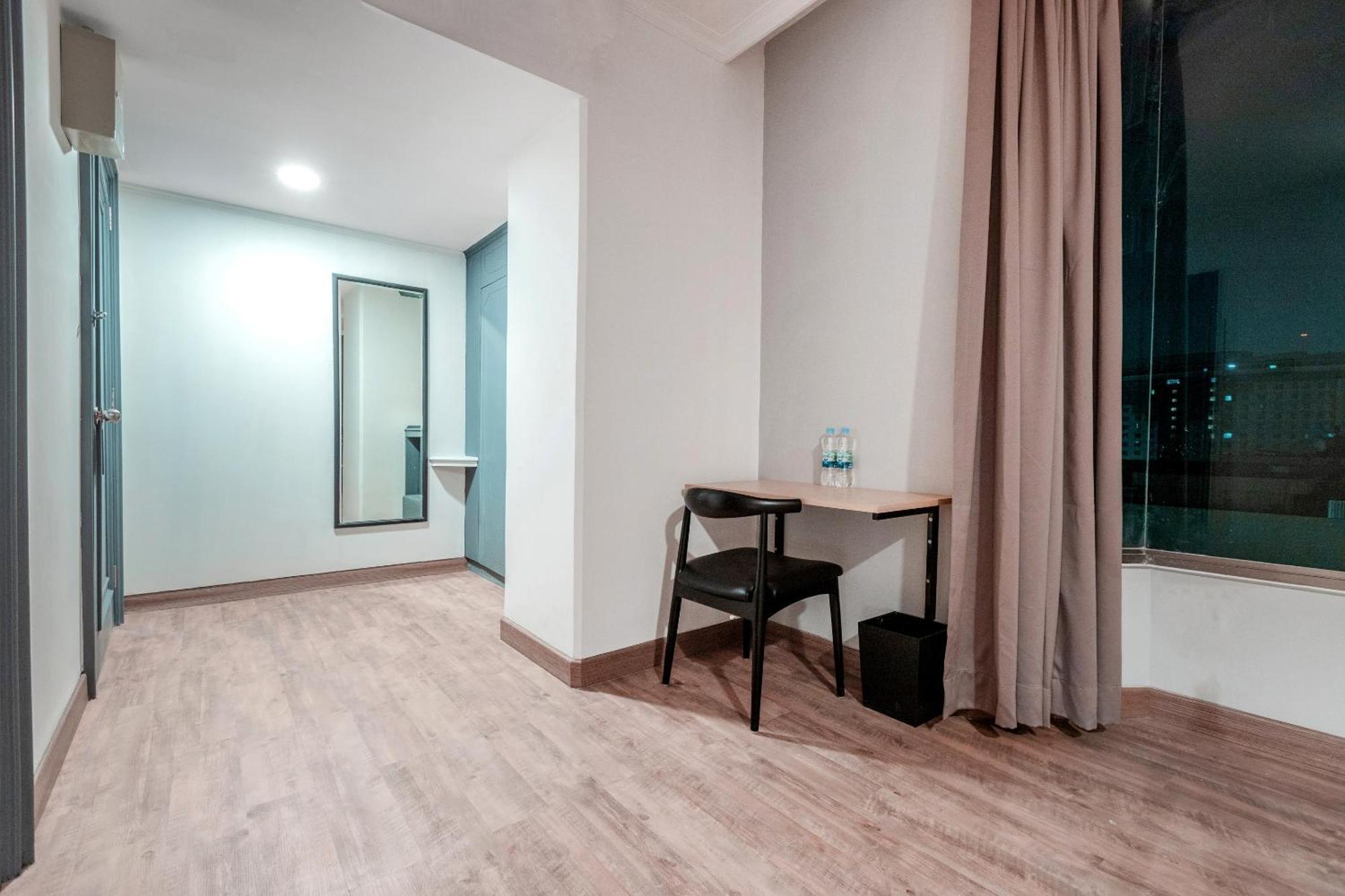 Super Oyo Townhouse 2 Hotel Gunung Sahari Jakarta Eksteriør billede